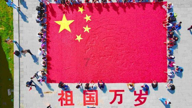 冯飞在三亚暗访检查冬季旅游消费市场秩序